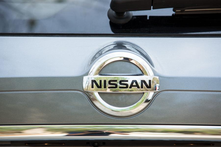 Логотип Nissan X-Trail 2017 года  (LA) (фото 32 из 37)